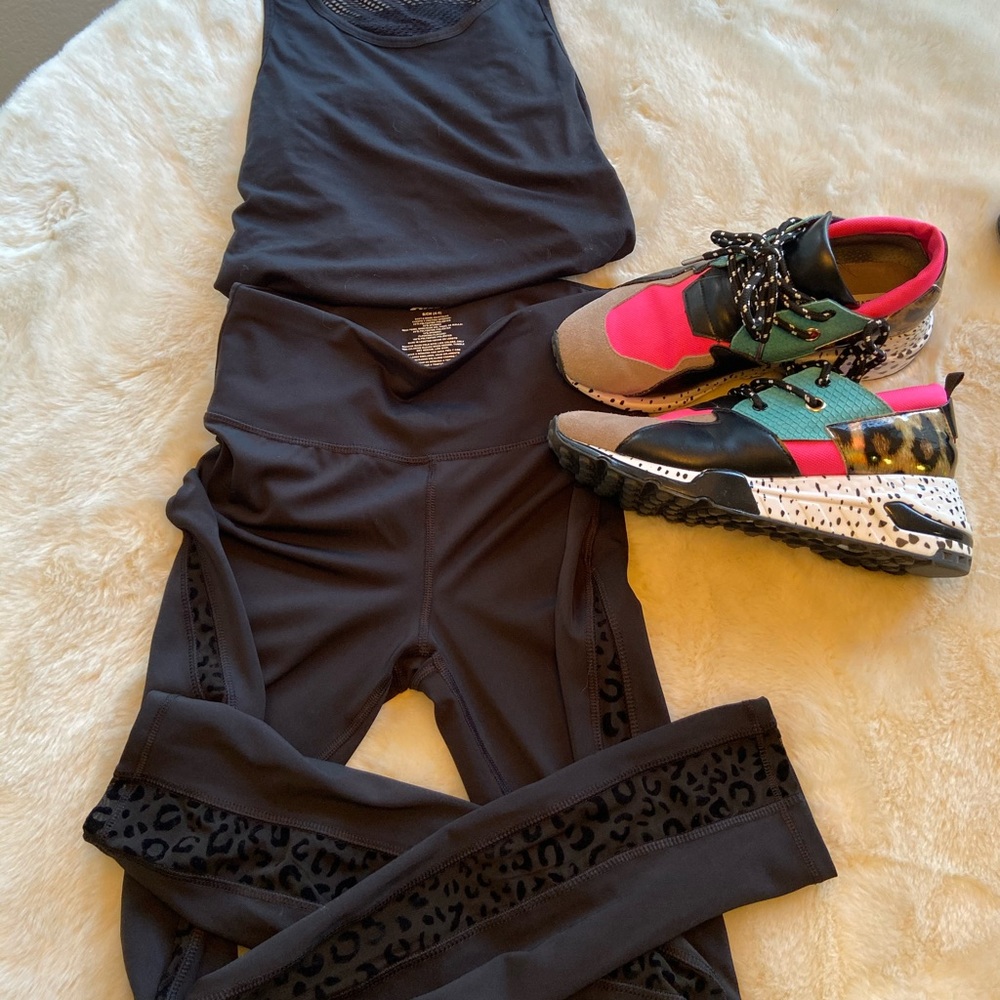 Aviva black velvet leaped leggings